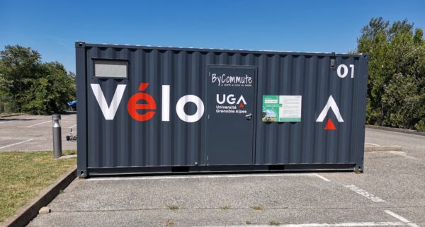 Abri vélo sécurisé container
